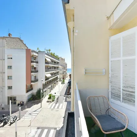 Апартаменты 1-br In The Heart Of